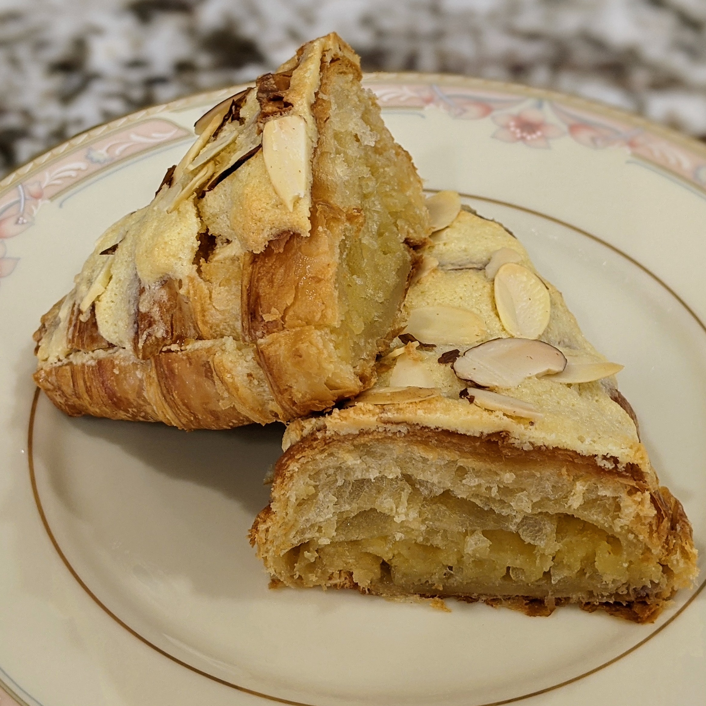 The easy way to fresh almond croissant